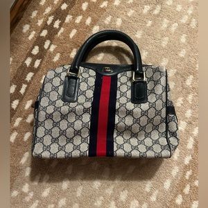 EDITED VINTAGE Gucci bag. Classic style, tons of life left in this bag.